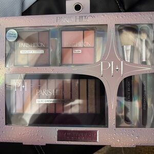 Paris Hilton’s Flawless Beauty 5Pc Face & Eye Set Blush Contour Highlight Brushe